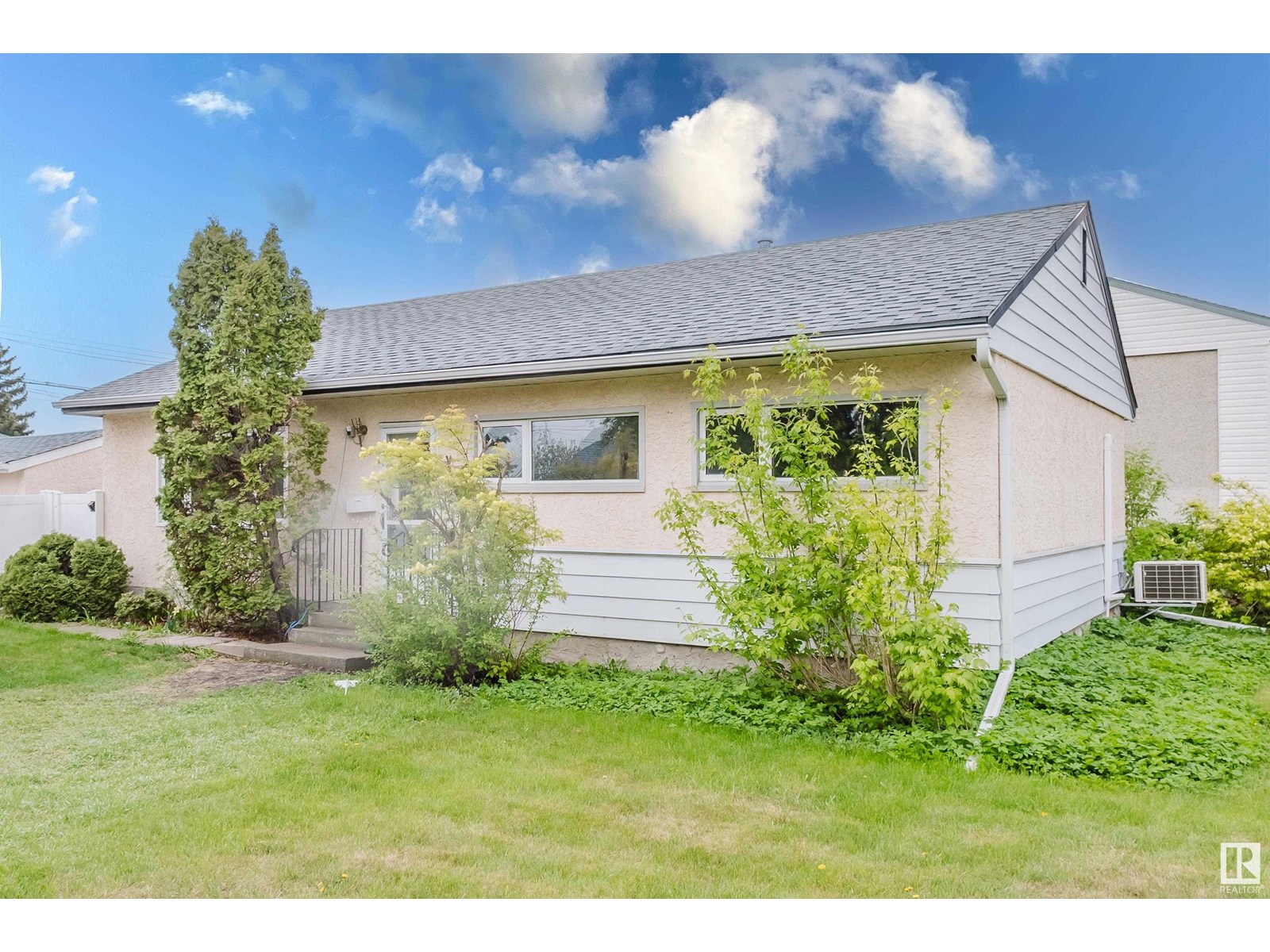 Property at 13207 131A AV NW image 3