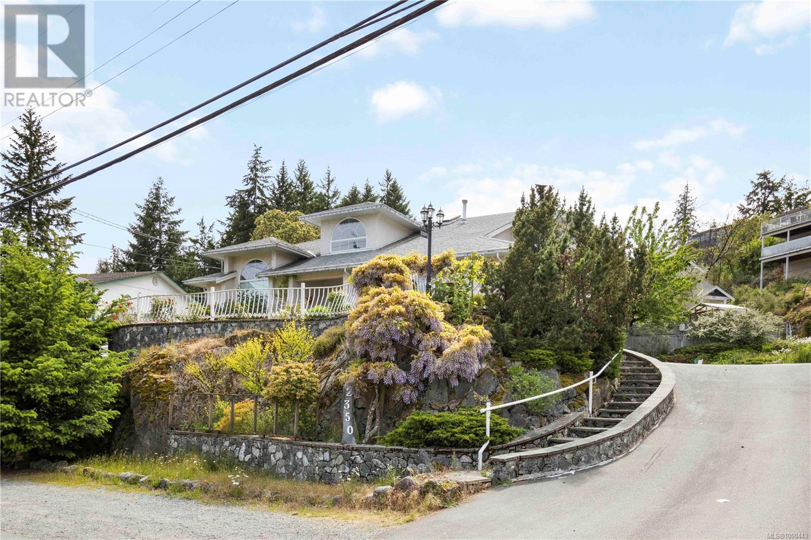Property at 2350 Setchfield Ave image 4