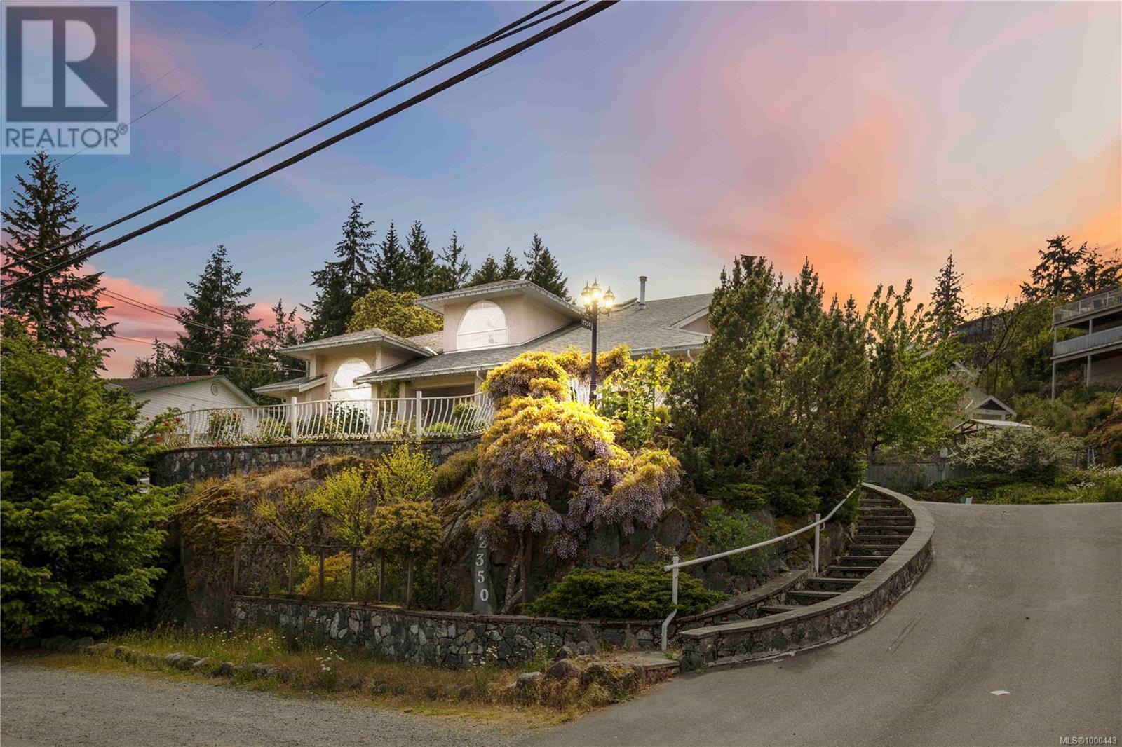 Property at 2350 Setchfield Ave image 5