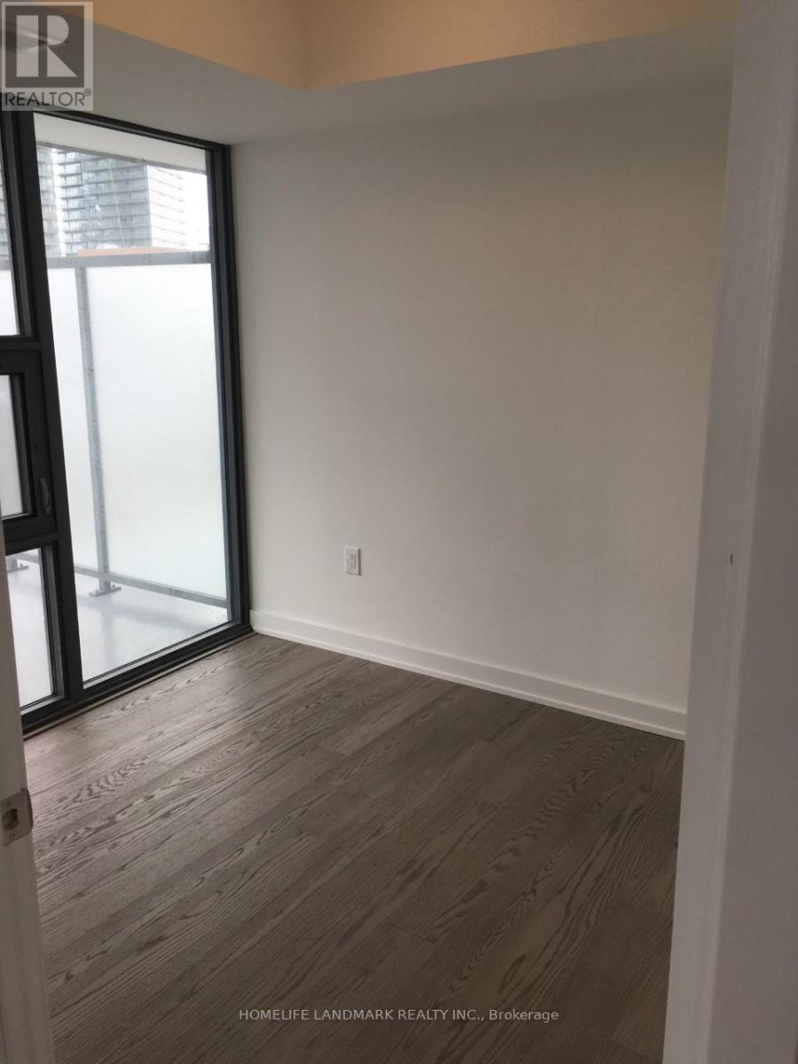 1002 - 11 Wellesley Street W, Toronto, Ontario  M4Y 1E8 - Photo 4 - C12205070