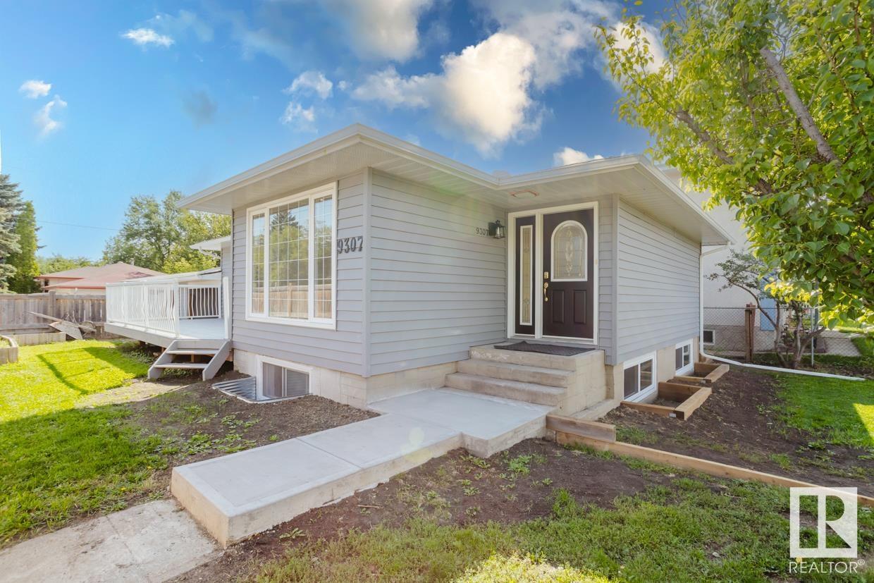 9307 128 AV NW, Edmonton, Alberta
