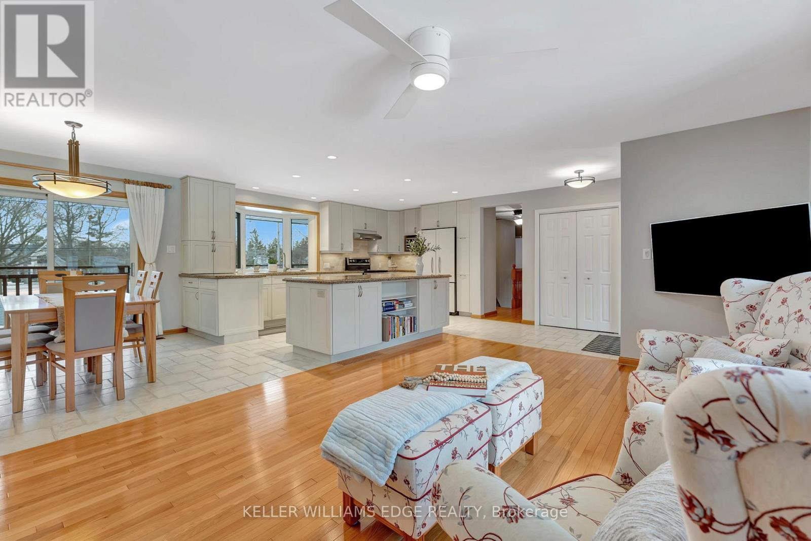 1554 Venetia Drive, Oakville, Ontario  L6L 1K7 - Photo 15 - W11966775