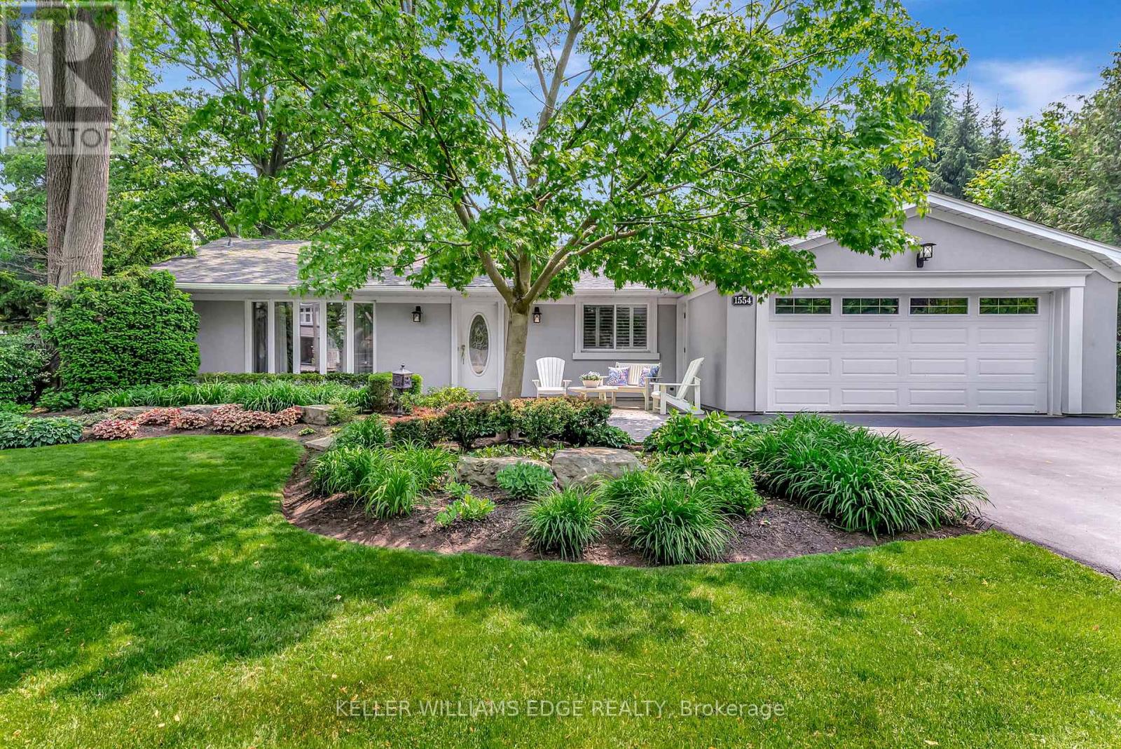 1554 Venetia Drive, Oakville, Ontario  L6L 1K7 - Photo 2 - W11966775