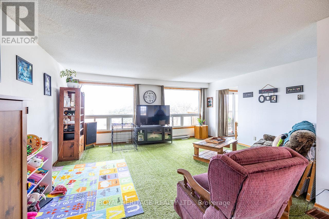 940 Portage Road, Kawartha Lakes, Ontario  K0M 2B0 - Photo 10 - X12088118