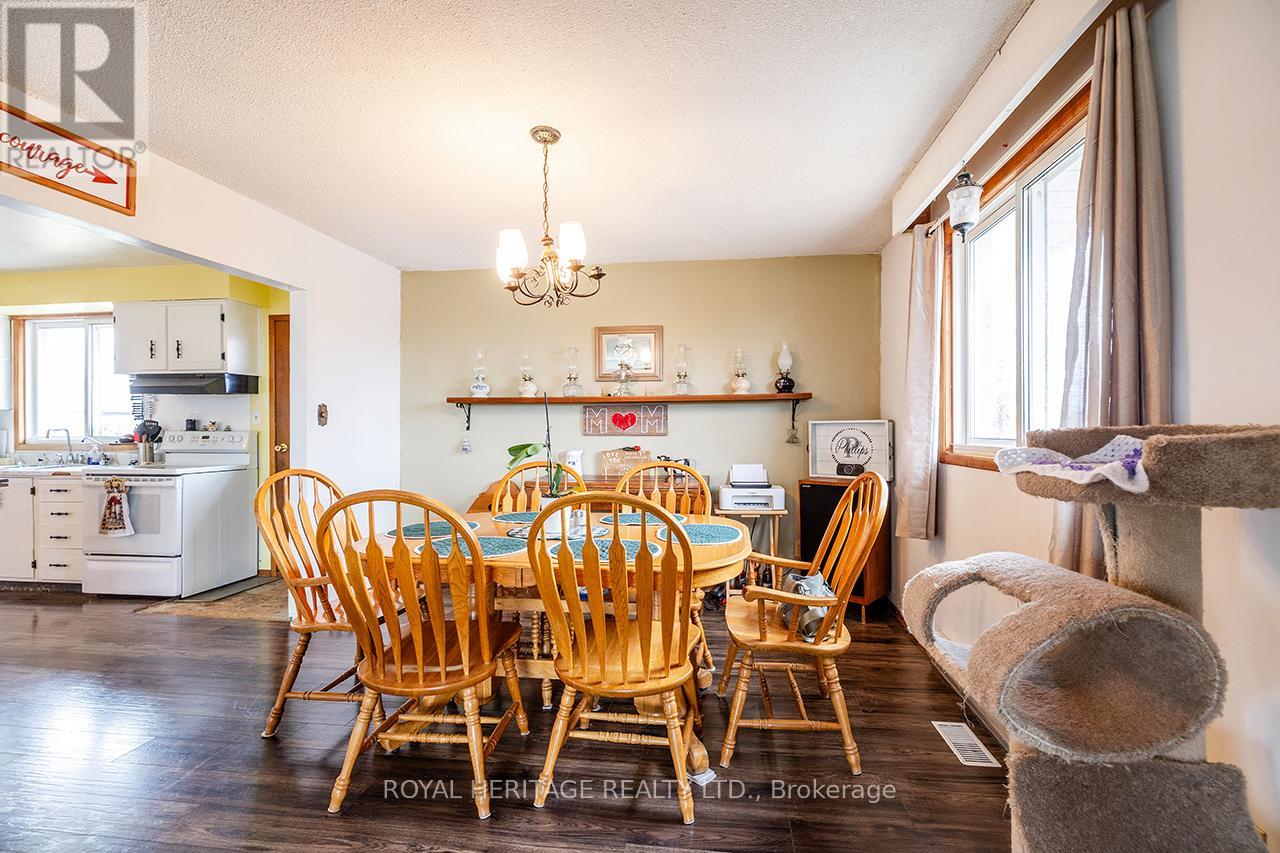 940 Portage Road, Kawartha Lakes, Ontario  K0M 2B0 - Photo 6 - X12088118