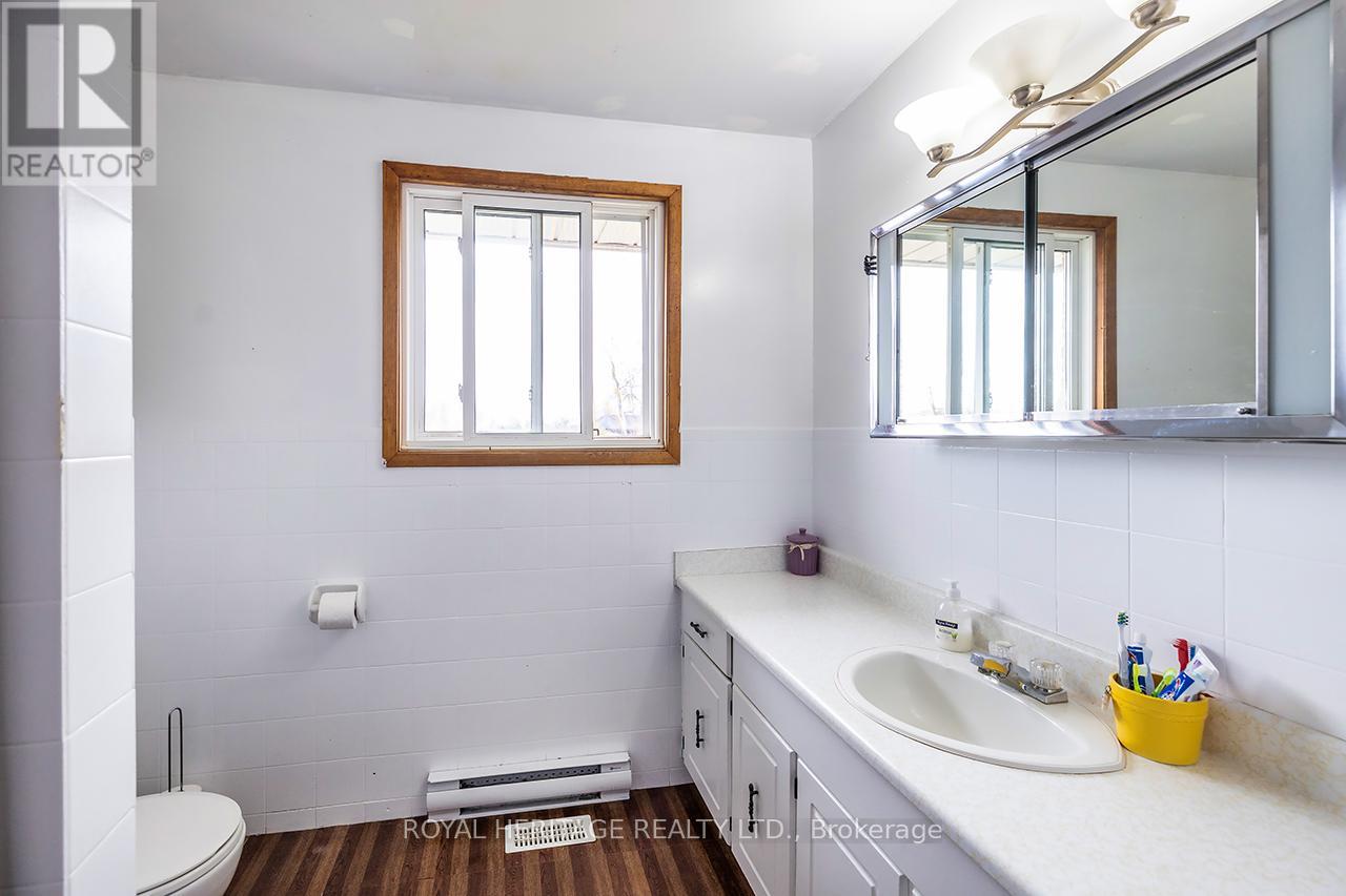 940 Portage Road, Kawartha Lakes, Ontario  K0M 2B0 - Photo 19 - X12088118
