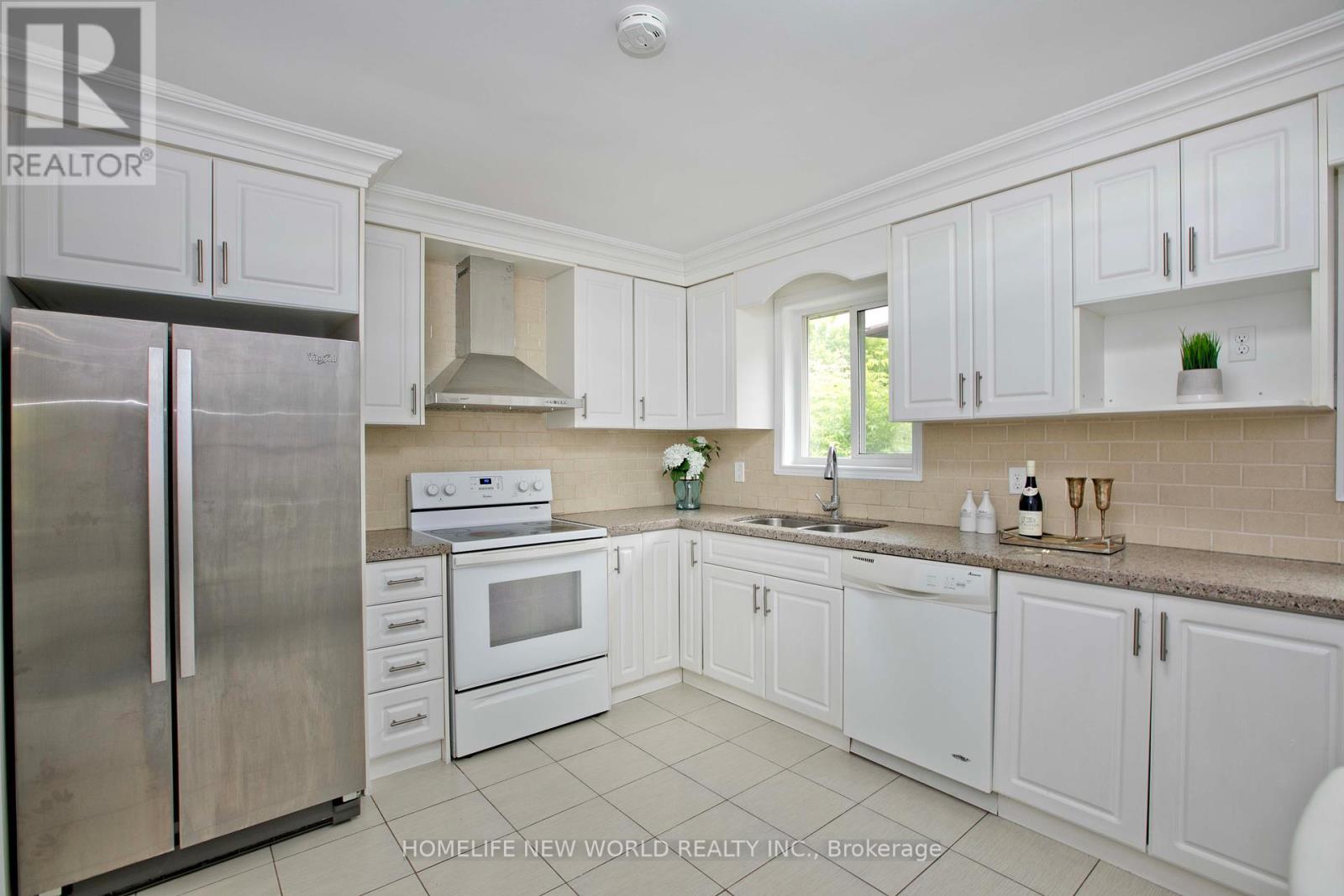 80 Chipwood Crescent, Toronto, Ontario  M2J 3X7 - Photo 9 - C12201371