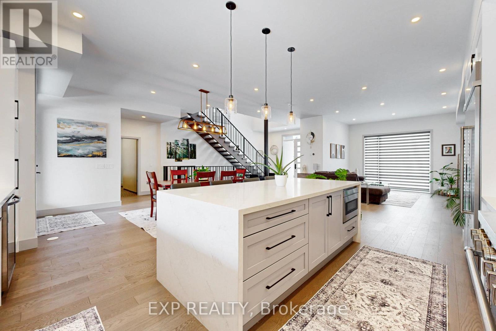 169 Euston Road, Burlington (Appleby), Ontario  L7L 4V7 - Photo 13 - W12203839