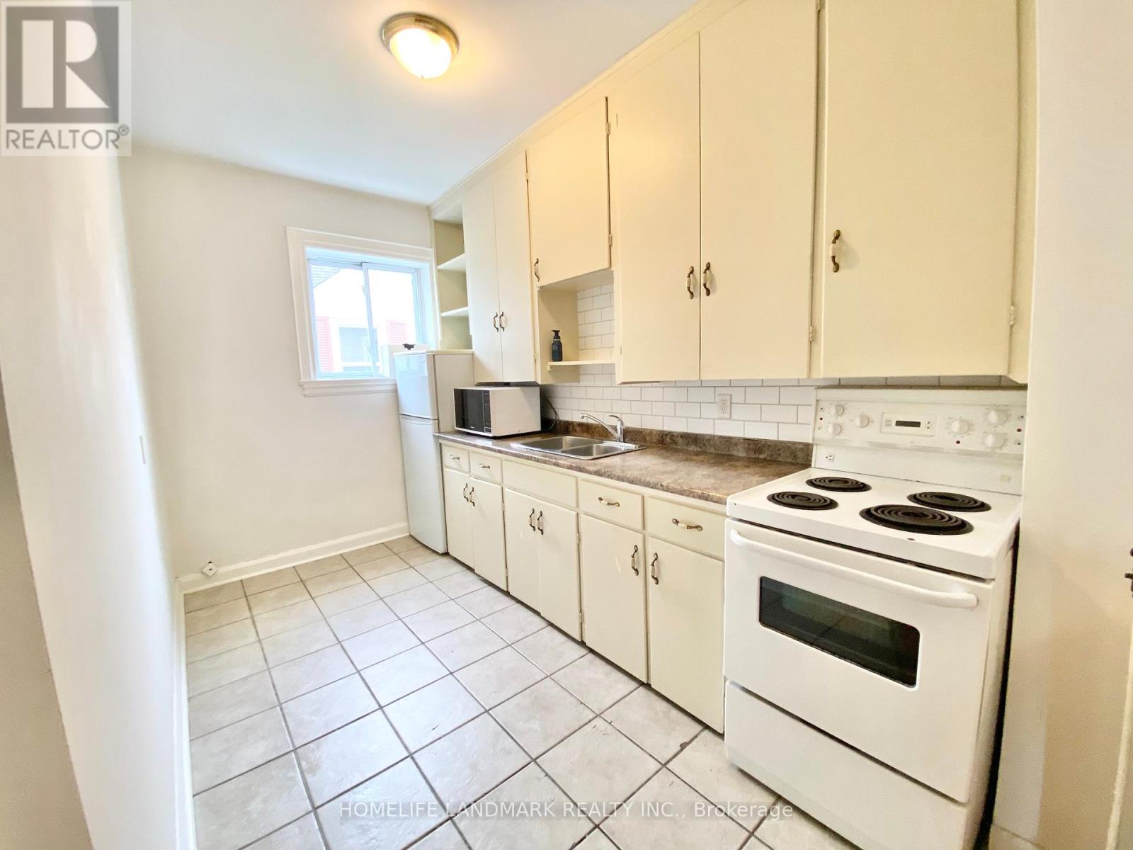 4 - 292 William Street E, Oshawa, Ontario  L1G 1K8 - Photo 3 - E12205097