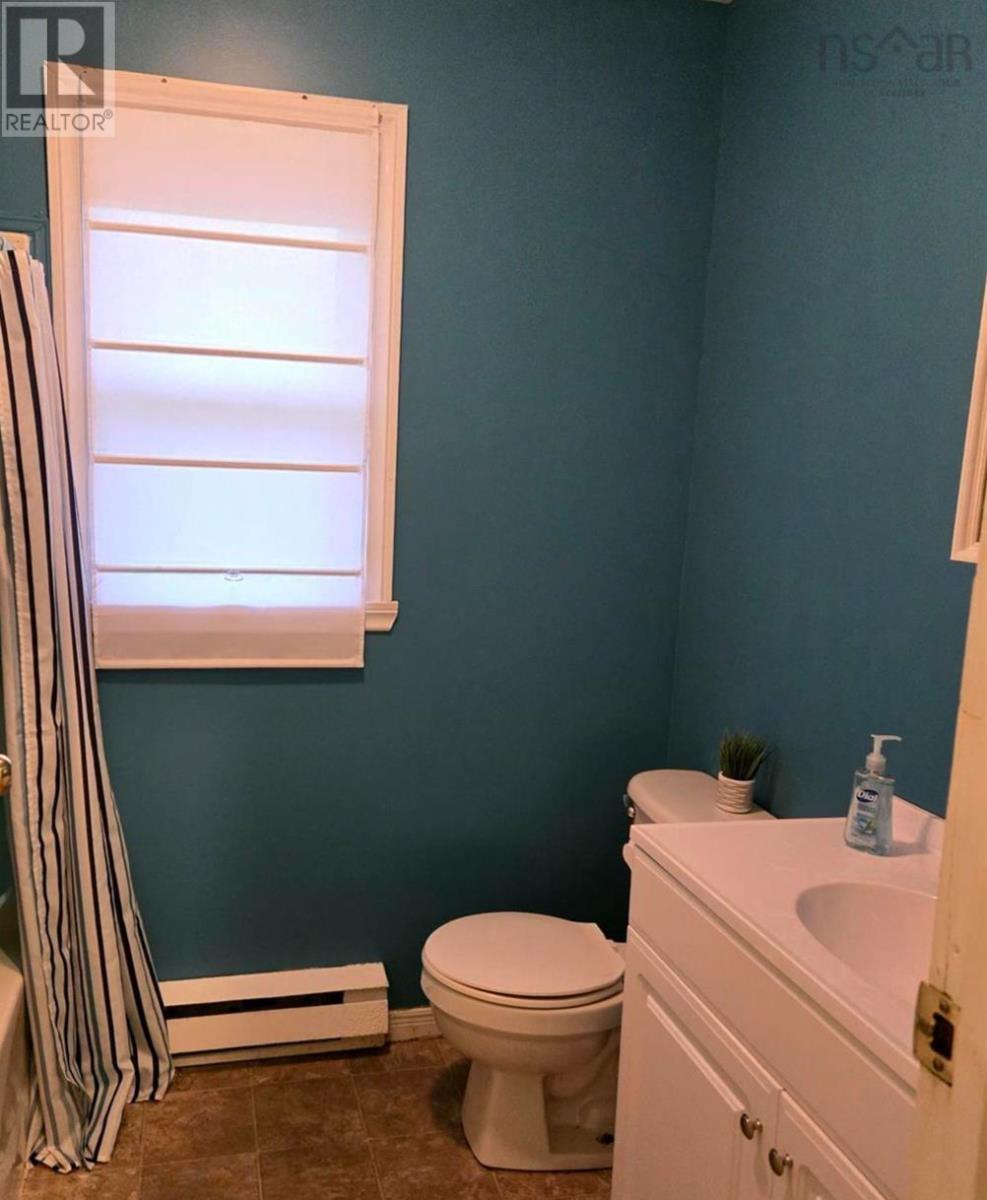 704 Queen Street, Port Hawkesbury, Nova Scotia  B9A 2W8 - Photo 11 - 202513859