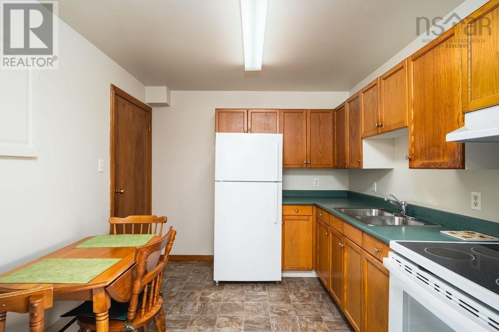 704 Queen Street, Port Hawkesbury, Nova Scotia  B9A 2W8 - Photo 7 - 202513859