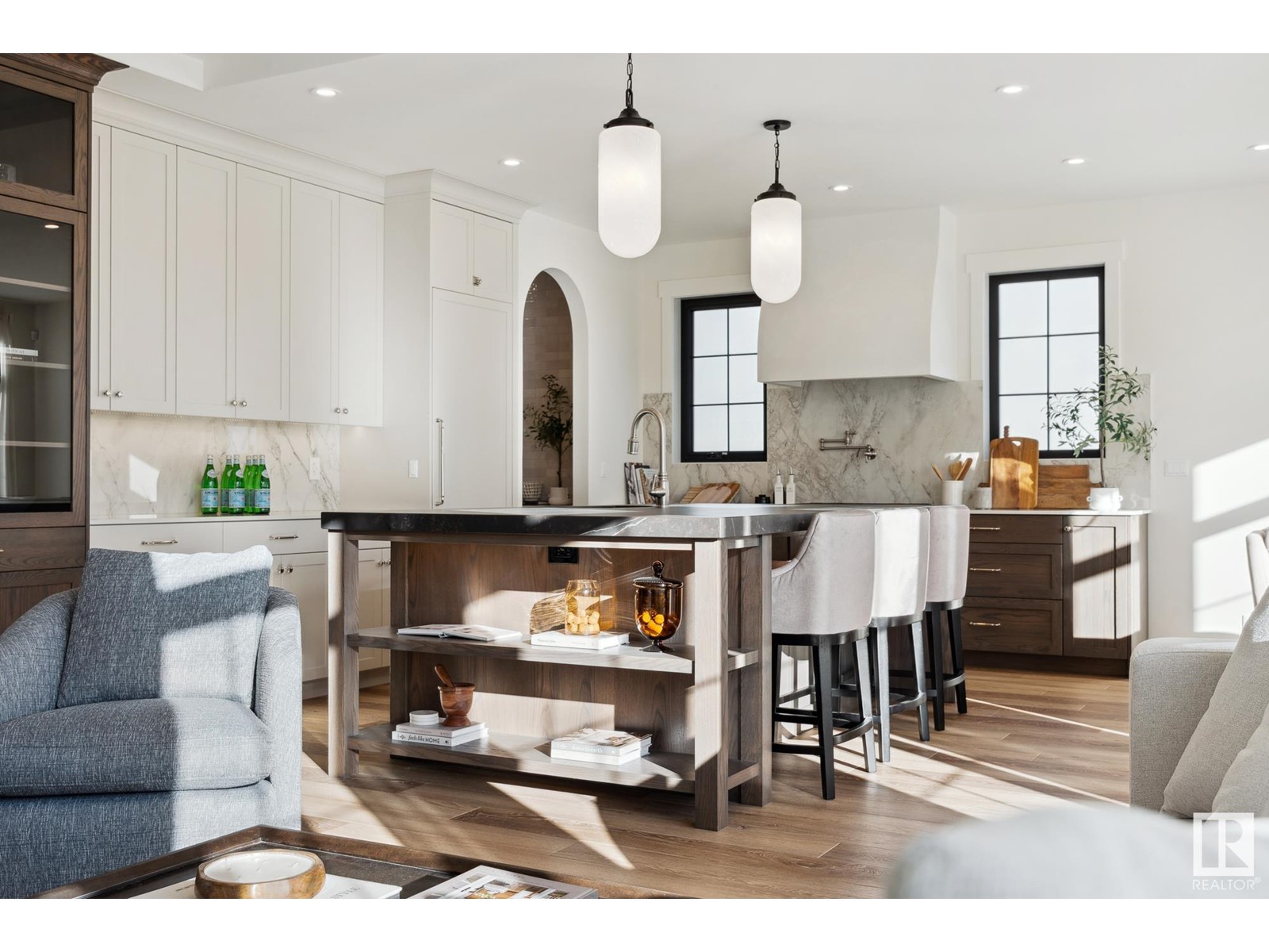 Property at 12 Newbury Ci image 3