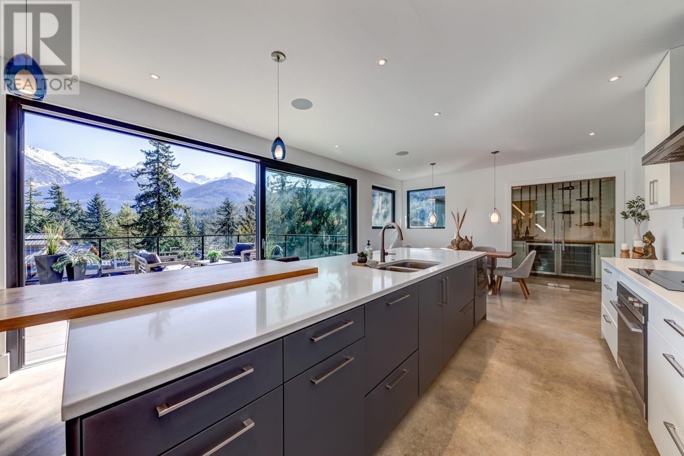 9316 Autumn Place, Whistler, British Columbia  V8E 0G5 - Photo 4 - R2953707