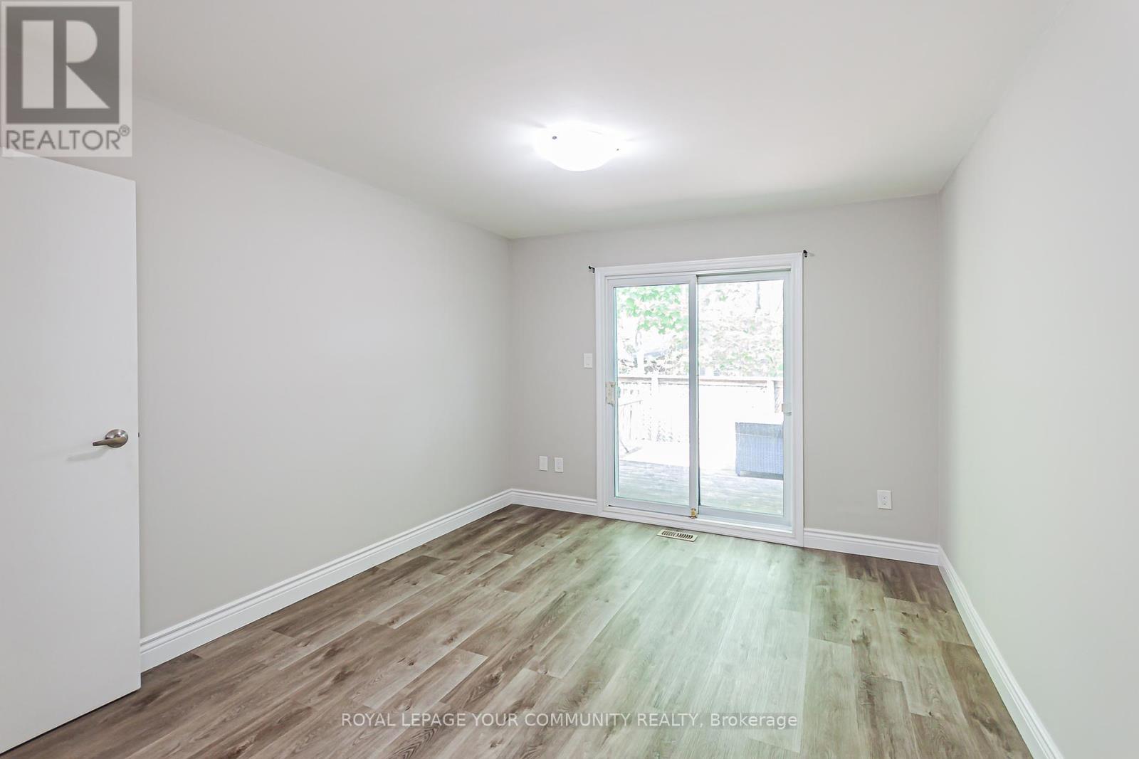 21 Ashdale Court, Barrie (Cundles East), Ontario  L4M 5B5 - Photo 16 - S12205008