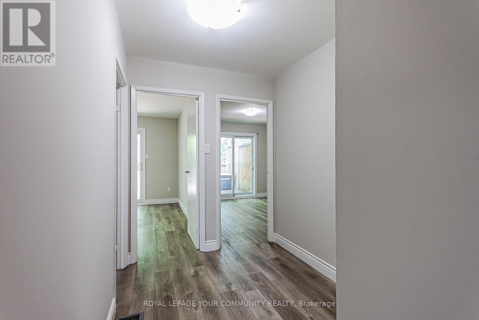 21 Ashdale Court, Barrie (Cundles East), Ontario  L4M 5B5 - Photo 12 - S12205008