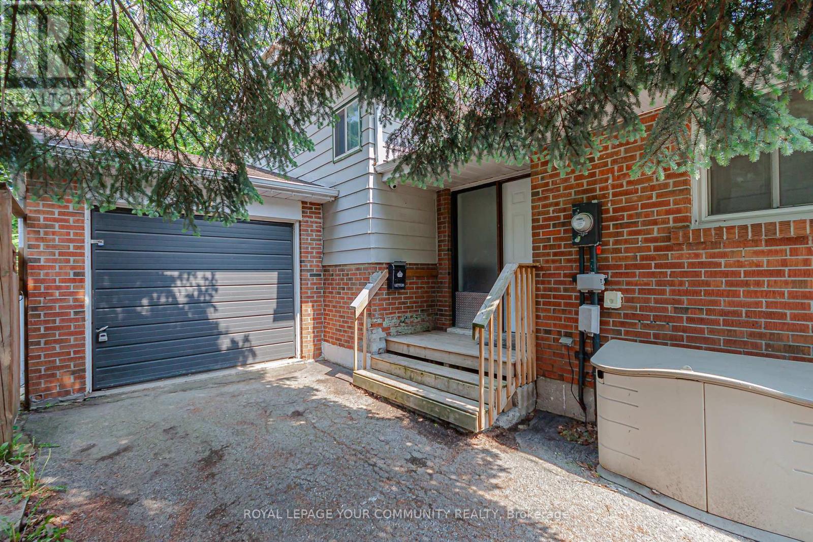 21 Ashdale Court, Barrie (Cundles East), Ontario  L4M 5B5 - Photo 2 - S12205008