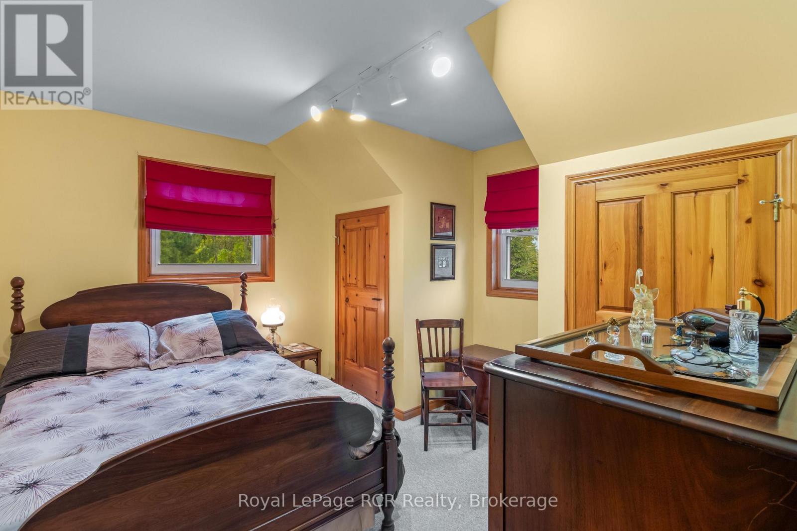 625 Mallory Beach Road, South Bruce Peninsula, Ontario  N0H 2T0 - Photo 22 - X12205106