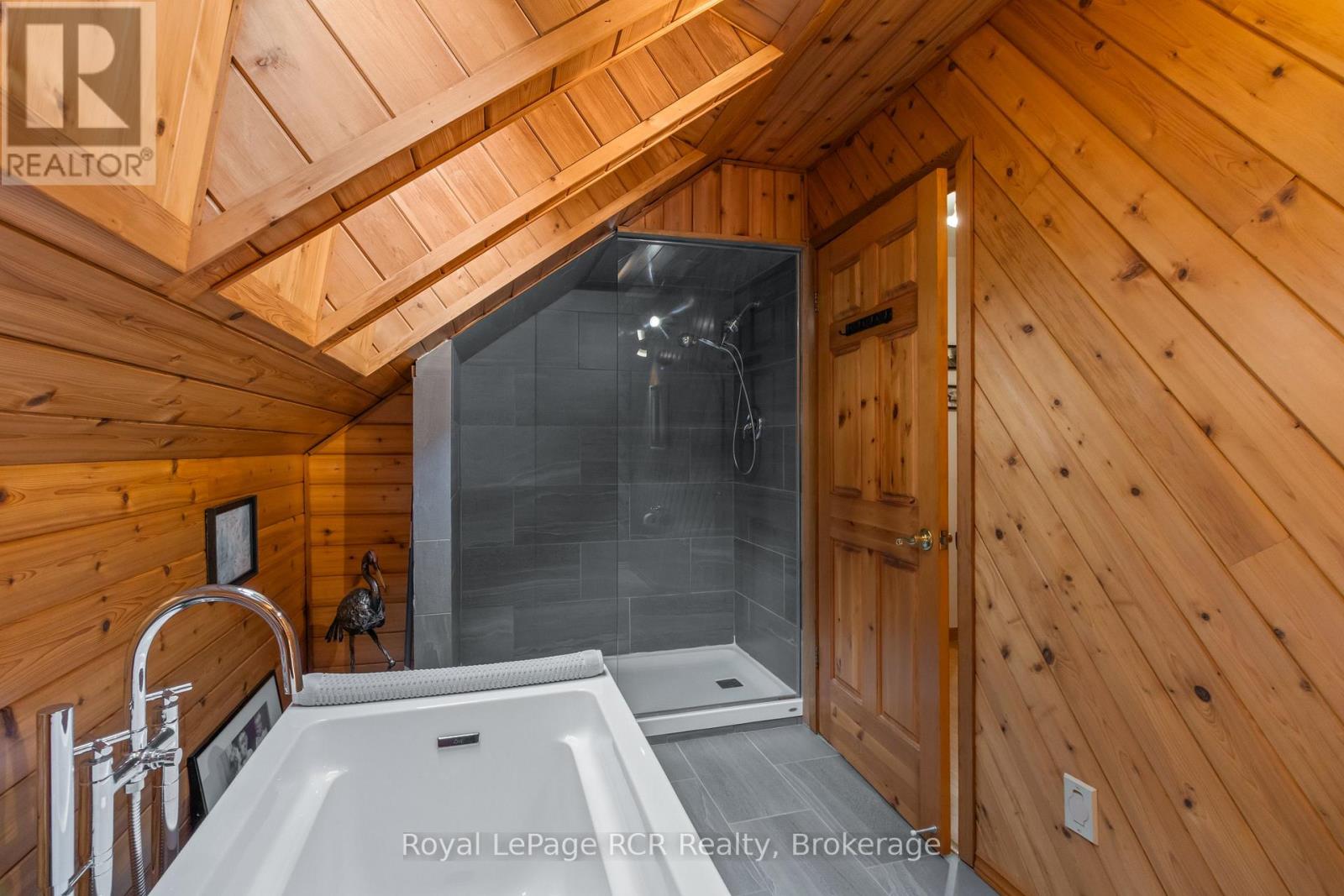 625 Mallory Beach Road, South Bruce Peninsula, Ontario  N0H 2T0 - Photo 25 - X12205106