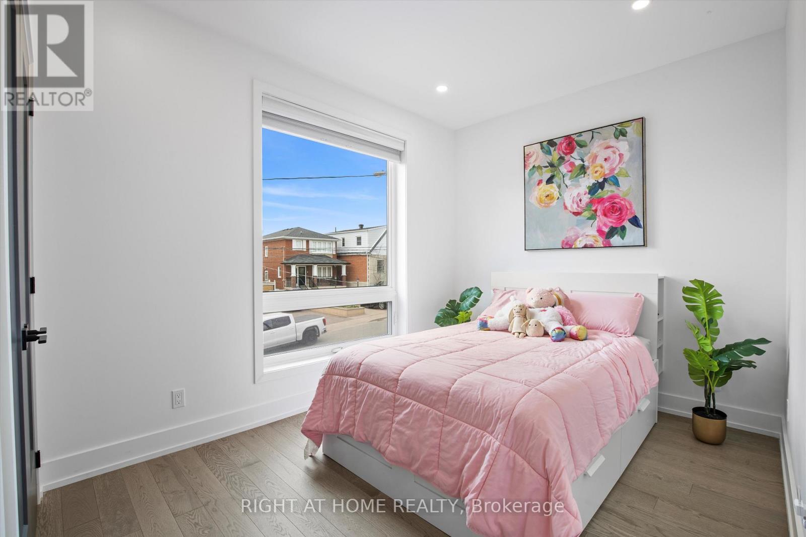 65 Aileen Avenue, Toronto, Ontario  M6M 1E7 - Photo 10 - W12175753
