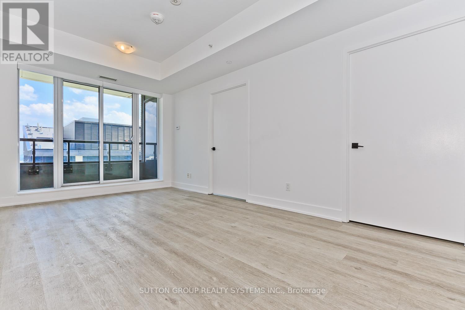 1304 - 2481 Taunton Road, Oakville, Ontario  L6H 3R7 - Photo 5 - W12205103