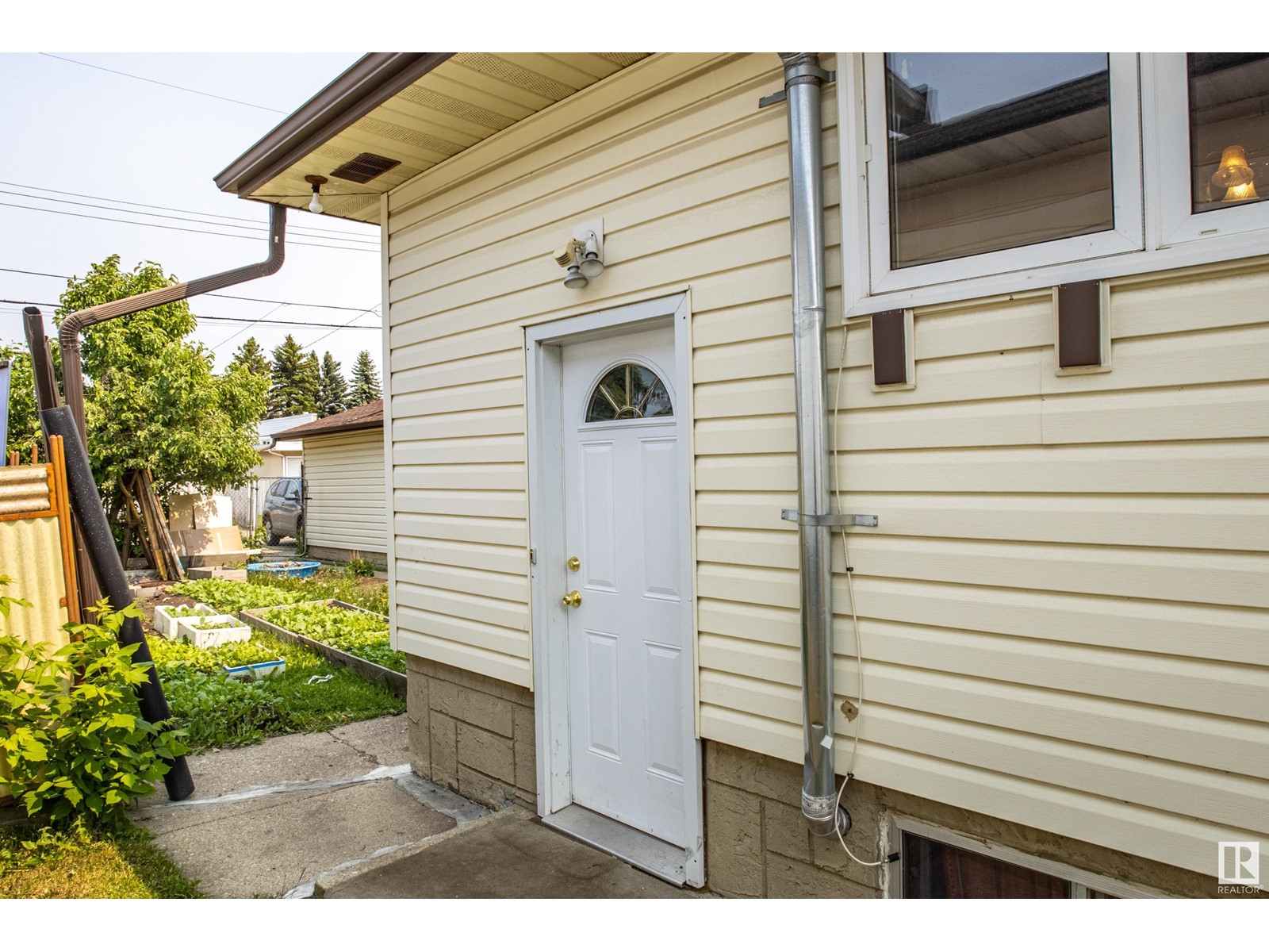 7104 132 Av Nw Nw, Edmonton, Alberta  T5C 2A6 - Photo 4 - E4441177