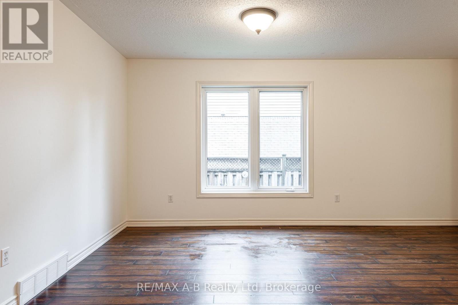 52 Wingfield Avenue, Stratford, Ontario  N5A 7Z2 - Photo 8 - X12205123