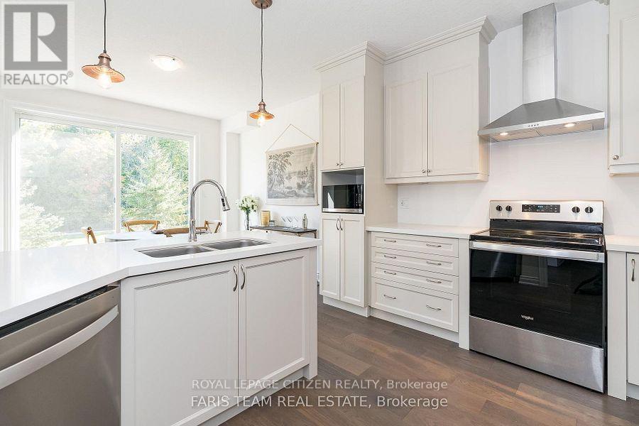 102 Wood Crescent, Essa, Ontario  L3W 0M5 - Photo 4 - N12200237