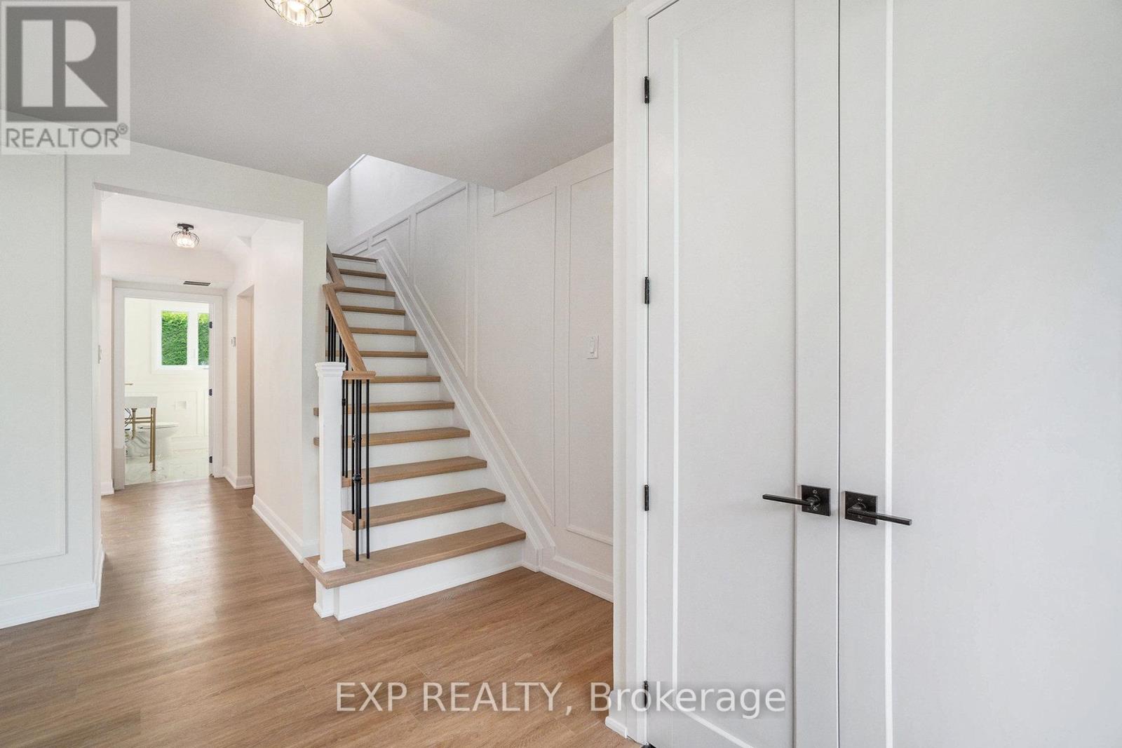 41 Barnes Crescent, Ottawa, Ontario  K2H 7C1 - Photo 3 - X12205126