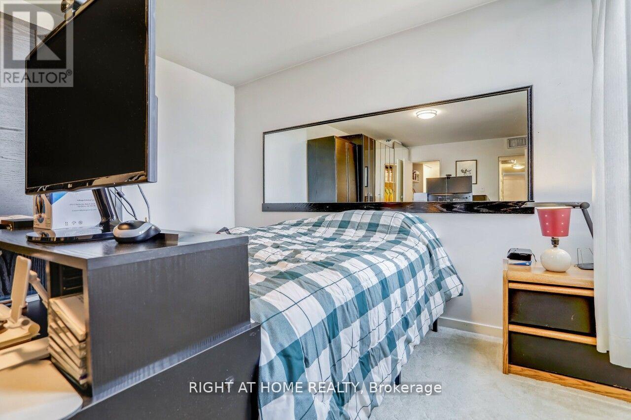 807 - 2323 Confederation Parkway, Mississauga, Ontario  L5B 1R6 - Photo 21 - W12205120
