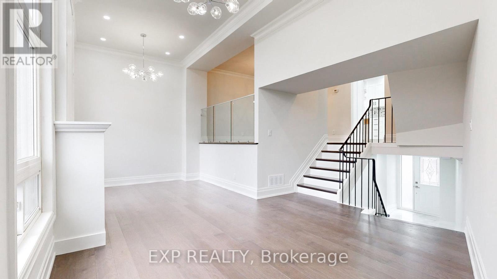 90 - 2315 Bromsgrove Road, Mississauga, Ontario  L5J 4A6 - Photo 1 - W12205128