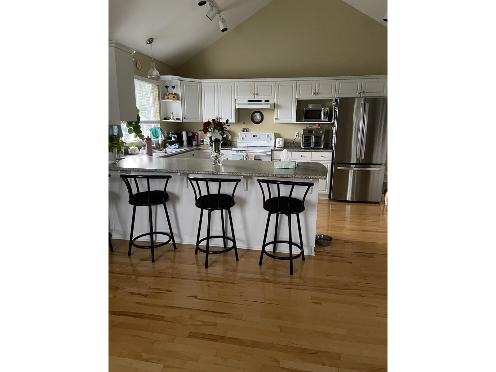 Property at 8381 CASSELMAN CRESCENT image 3