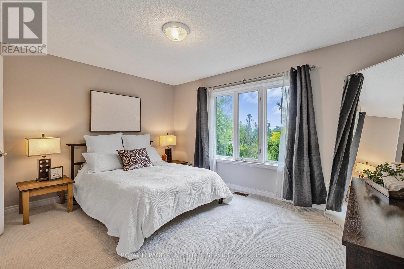 4280 Ingram Common, Burlington, Ontario  L7L 0C4 - Photo 3 - W12204844