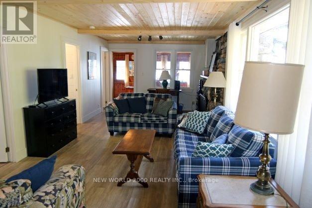 131 Bay Street S, Northern Bruce Peninsula, Ontario  N0H 2R0 - Photo 7 - X12205137