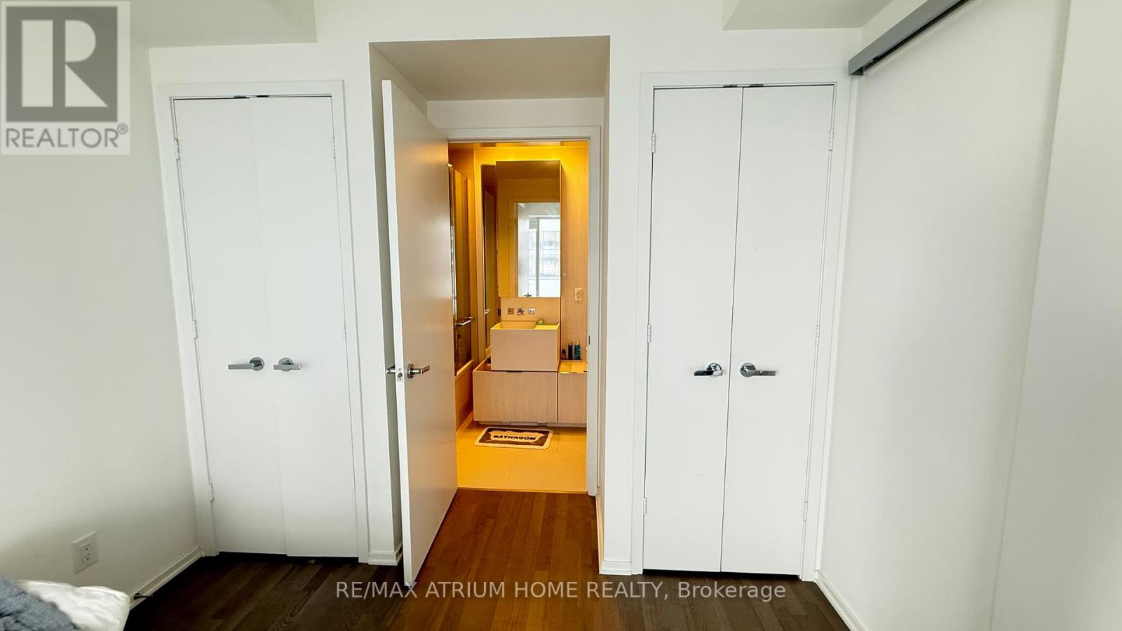 2408 - 1 Bloor Street E, Toronto, Ontario  M4W 1A9 - Photo 14 - C12205149