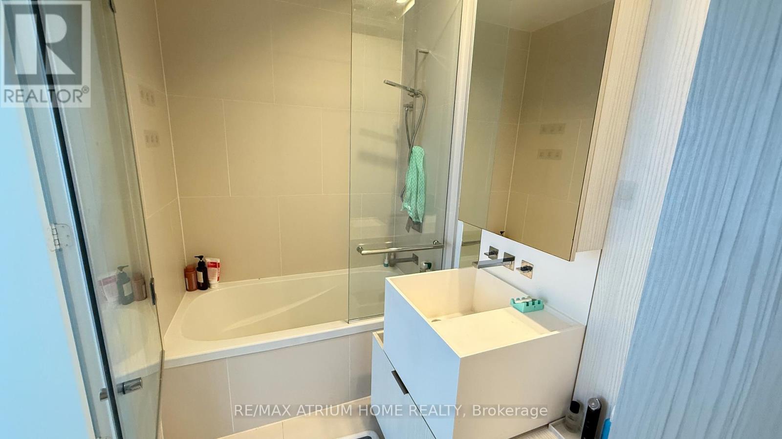 2408 - 1 Bloor Street E, Toronto, Ontario  M4W 1A9 - Photo 17 - C12205149