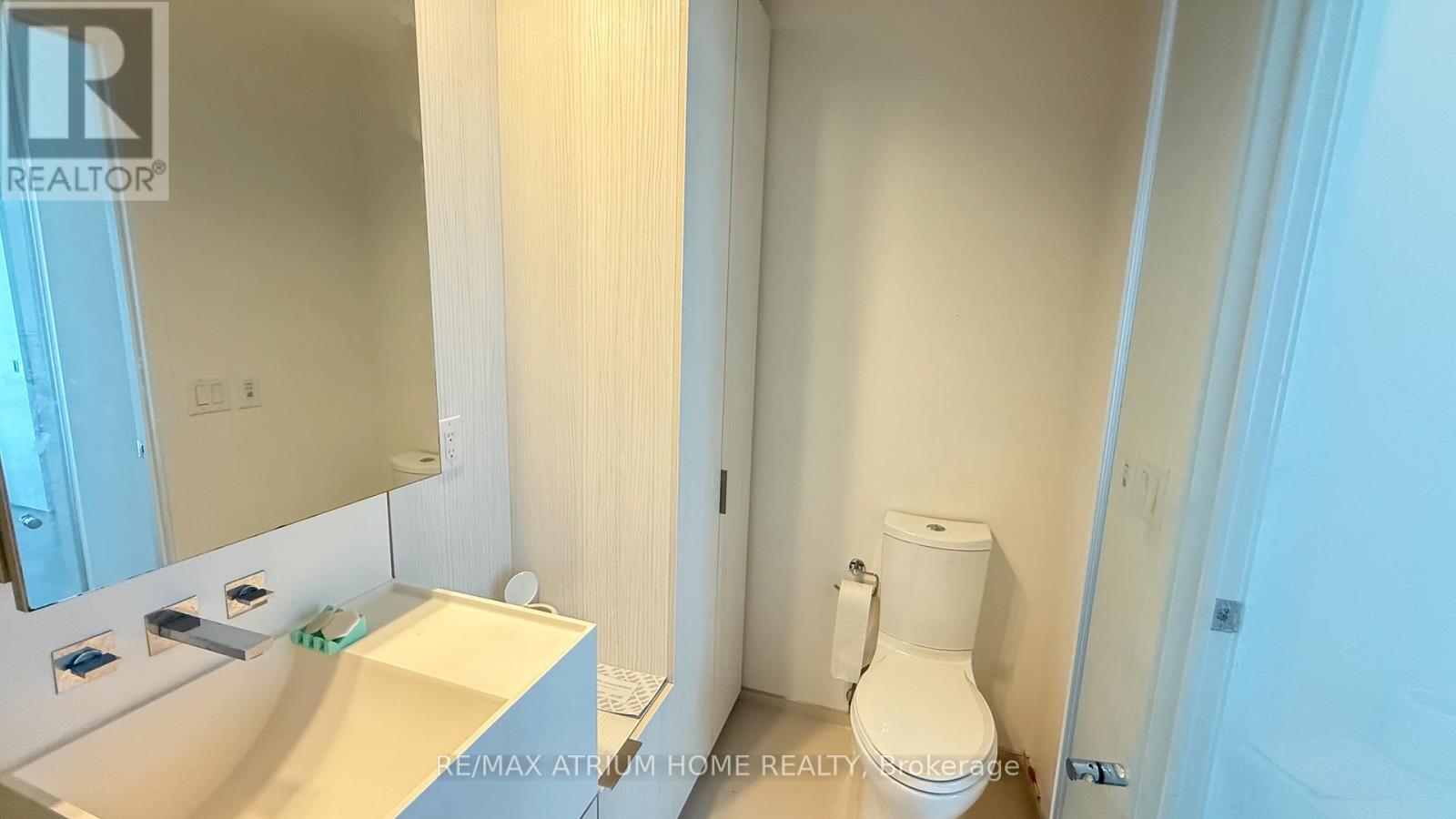 2408 - 1 Bloor Street E, Toronto, Ontario  M4W 1A9 - Photo 18 - C12205149