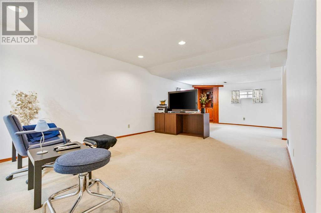 19 Edforth Way Nw, Calgary, Alberta  T3A 3V5 - Photo 32 - A2227990