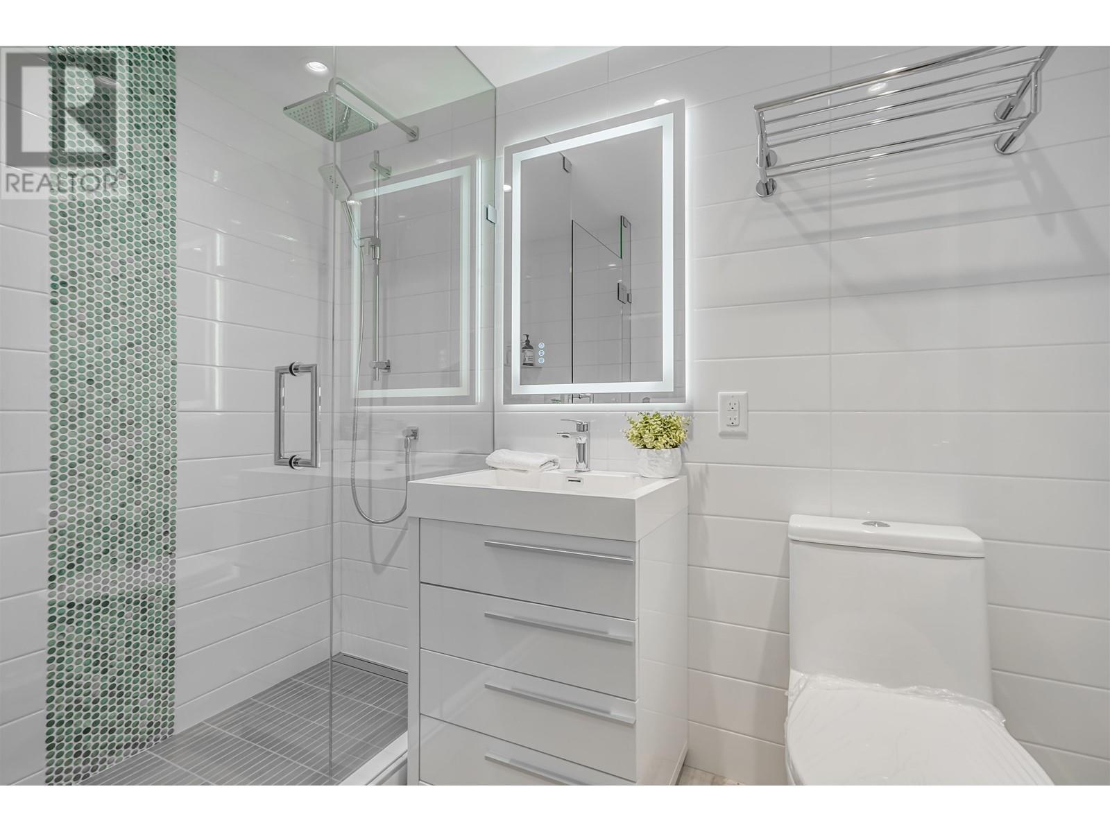 Listing Picture 21 of 35 : 107 3755 ALBERT STREET, Burnaby / 本拿比 - 魯藝地產 Yvonne Lu Group - MLS Medallion Club Member