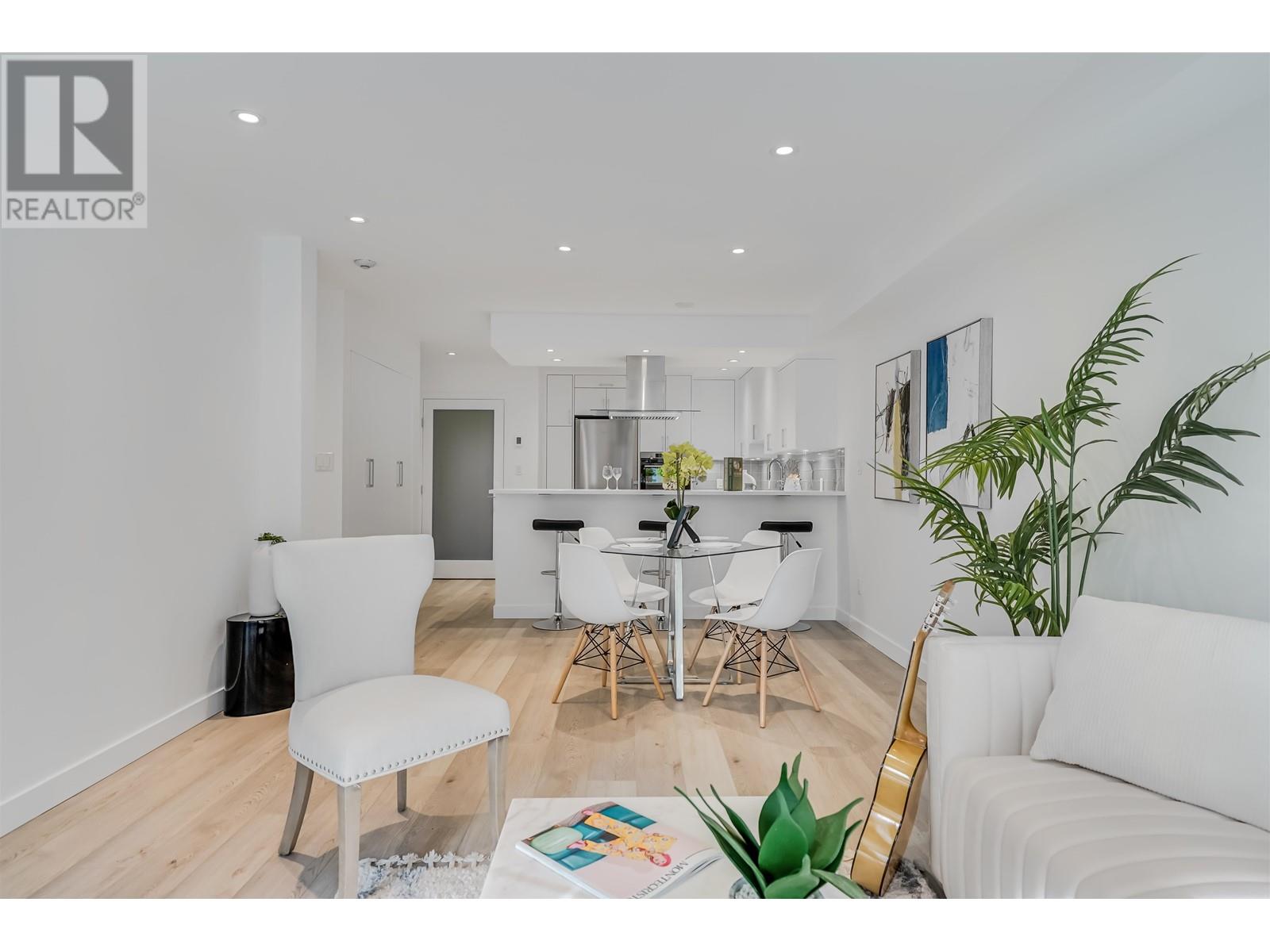 Listing Picture 13 of 35 : 107 3755 ALBERT STREET, Burnaby / 本拿比 - 魯藝地產 Yvonne Lu Group - MLS Medallion Club Member