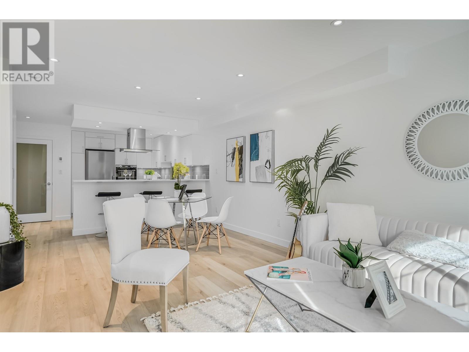 Listing Picture 12 of 35 : 107 3755 ALBERT STREET, Burnaby / 本拿比 - 魯藝地產 Yvonne Lu Group - MLS Medallion Club Member