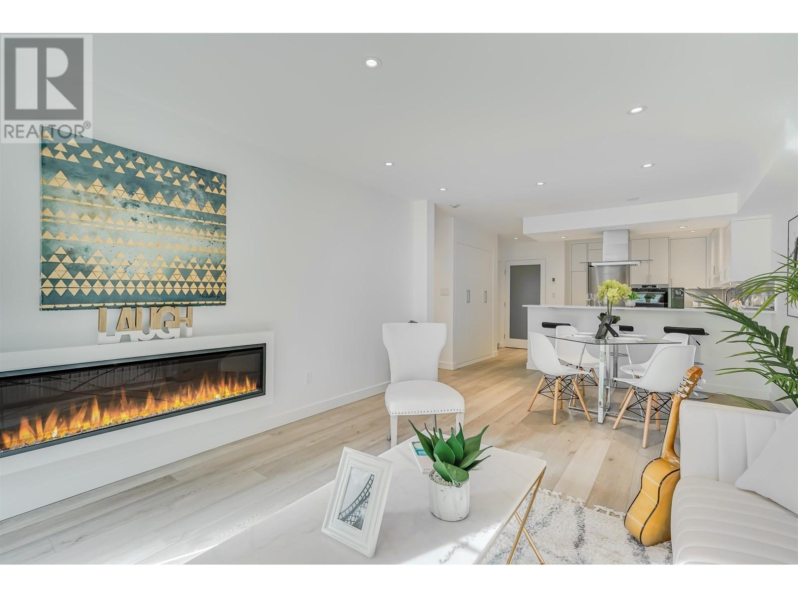 Listing Picture 7 of 35 : 107 3755 ALBERT STREET, Burnaby / 本拿比 - 魯藝地產 Yvonne Lu Group - MLS Medallion Club Member