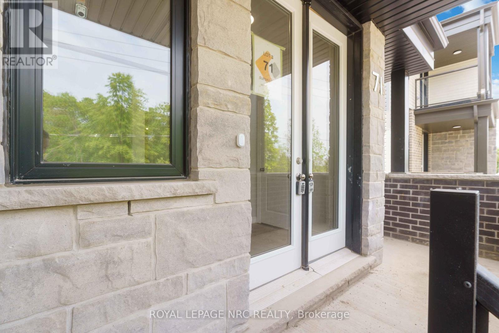 71 Superior Street, Welland, Ontario  L3B 3A6 - Photo 4 - X12205165