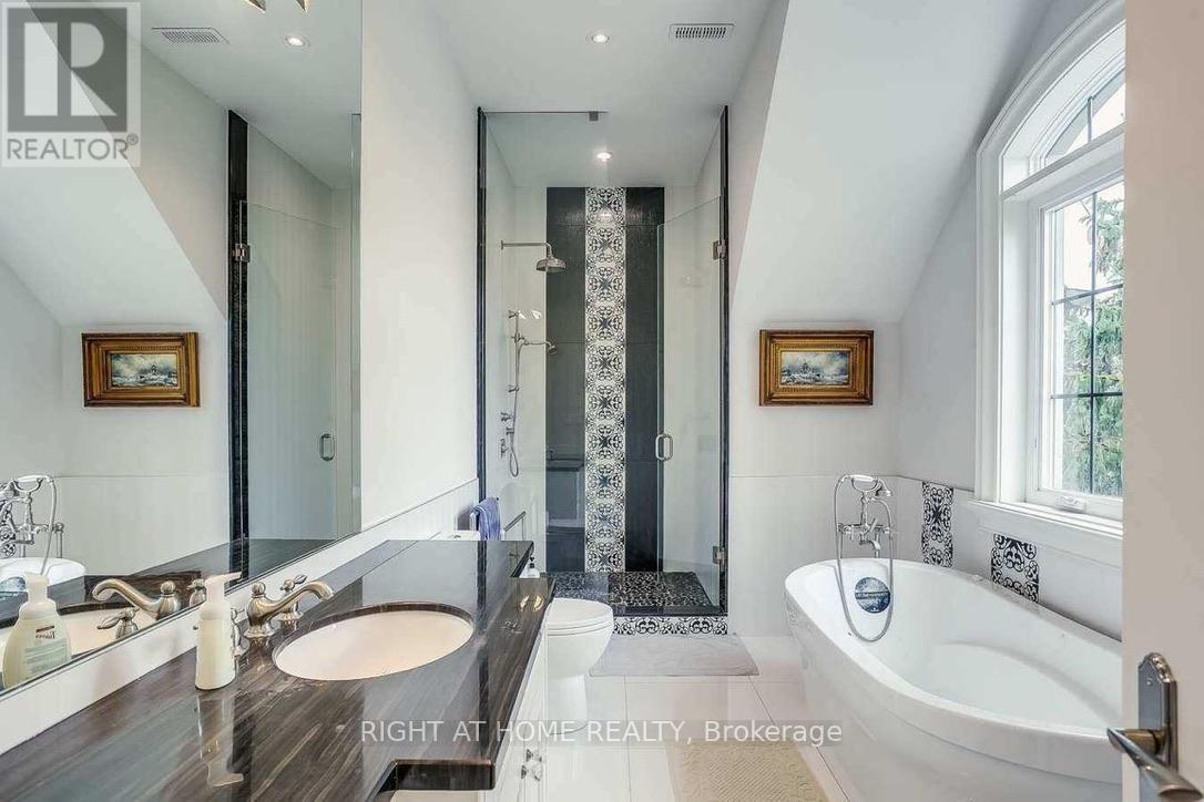 56 May Avenue, Richmond Hill, Ontario  L4C 3S6 - Photo 14 - N12205157