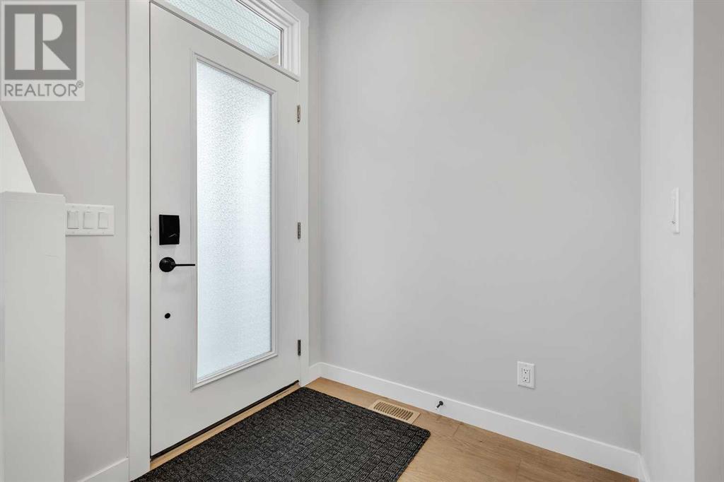 61 Calhoun Crescent, Calgary, Alberta  T3P 1X8 - Photo 3 - A2204905