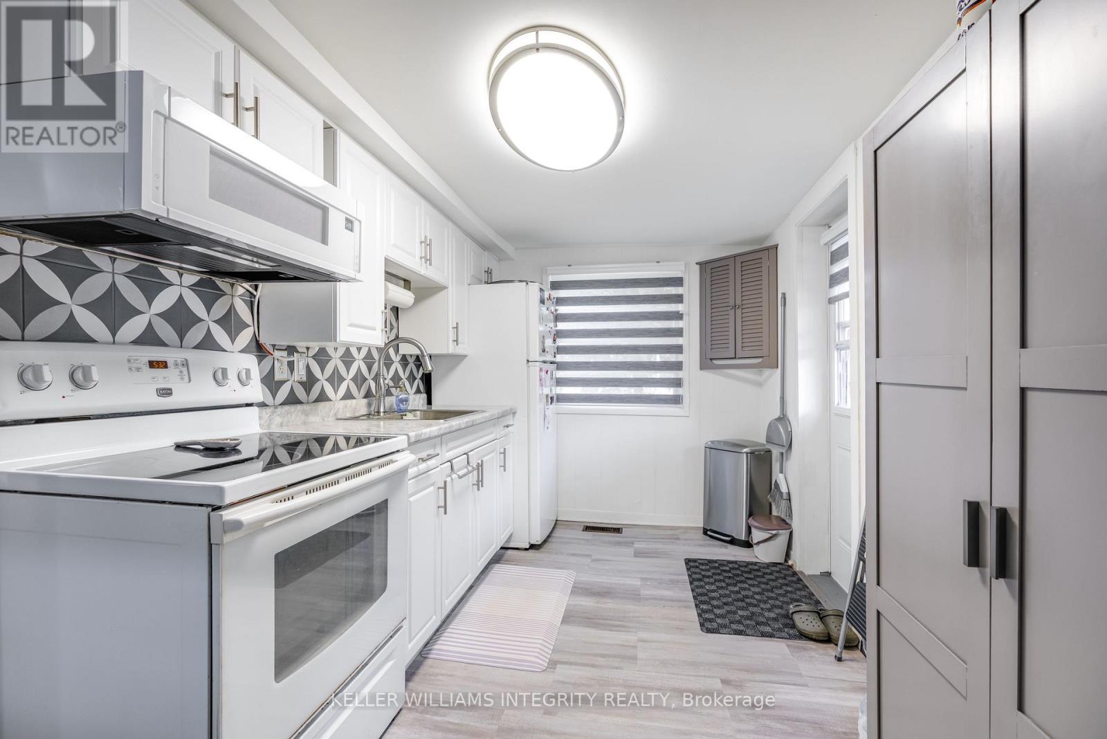 325 Belmont Street N, Cornwall, Ontario  K6H 4Z7 - Photo 4 - X12205176