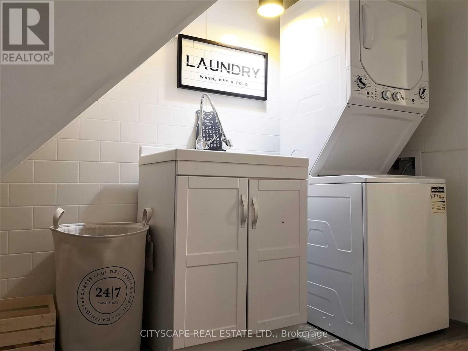 Main Floor & Lower Level - 791 Dufferin Street, Toronto, Ontario  M6H 3K8 - Photo 20 - C12205172