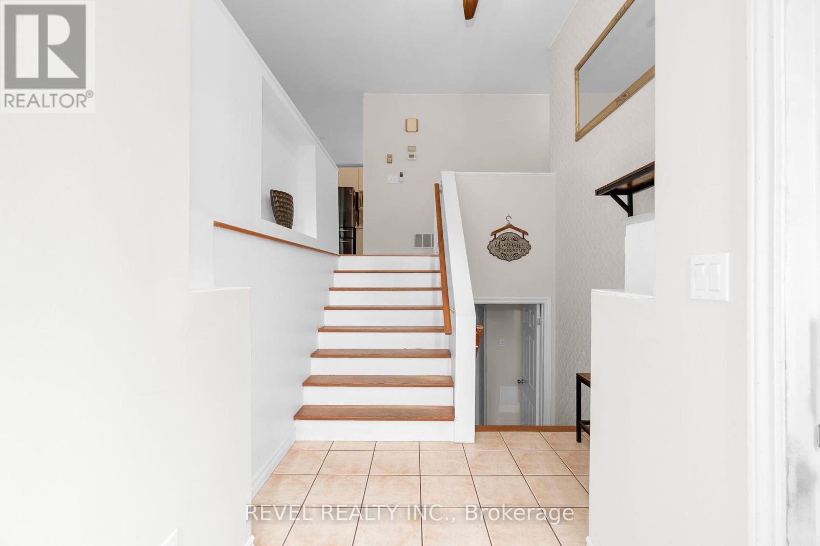 6 Park Road, Essa, Ontario  L0M 1B2 - Photo 7 - N12203940