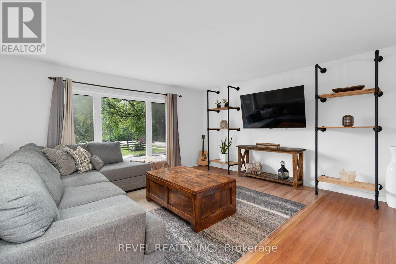6 Park Road, Essa, Ontario  L0M 1B2 - Photo 9 - N12203940
