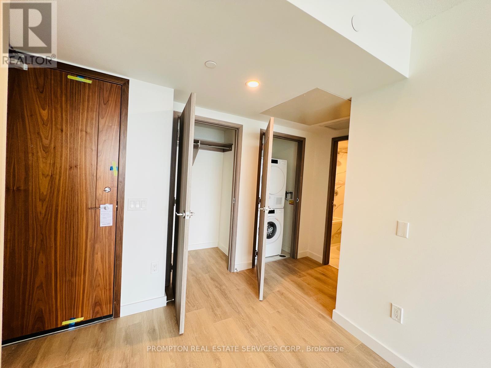 4112 - 1 Concord Cityplace Way, Toronto (Waterfront Communities), Ontario  M5V 0X3 - Photo 8 - C12204265