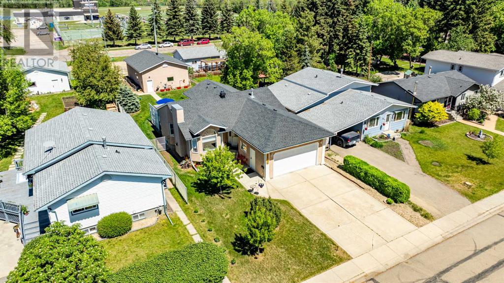 5528 55 Avenue, Lacombe, Alberta